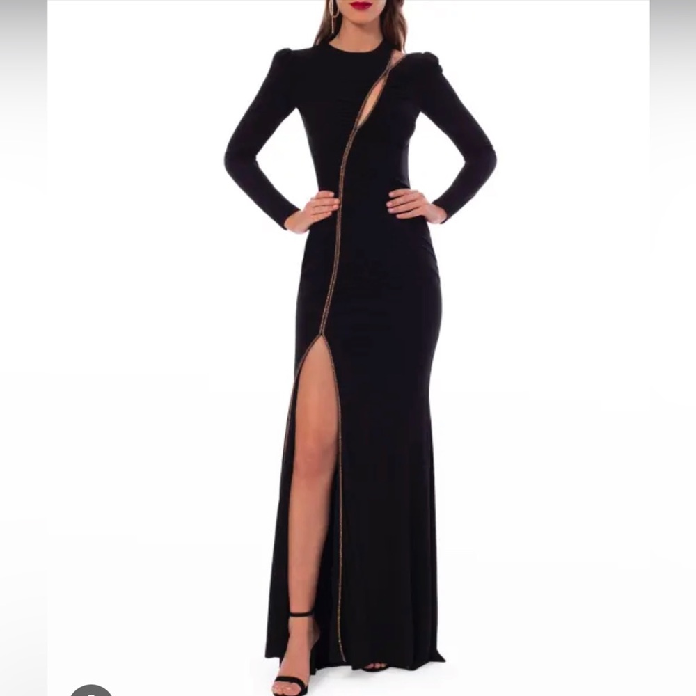 Helsi Chiara Long-Sleeve Asymmetric Keyhole Gown